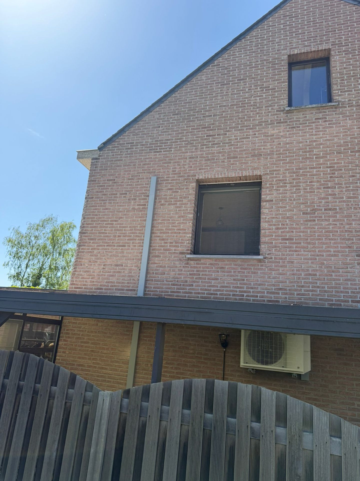 Daikin met buitenunit onder carport - foto 3
