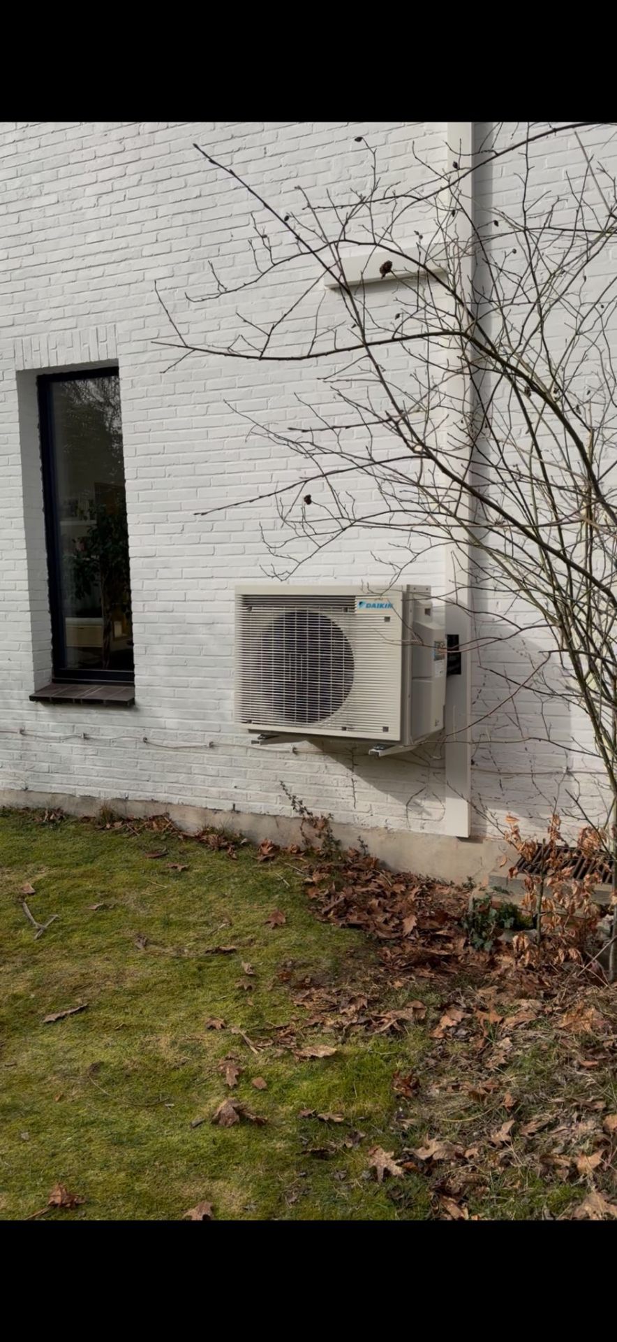 Multi-split villa met witte gevel - foto 3